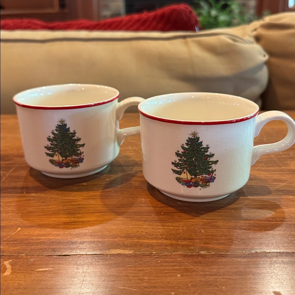 Cuthbertson Original American Christmas Tree Set of 2 Mugs Cups Made England